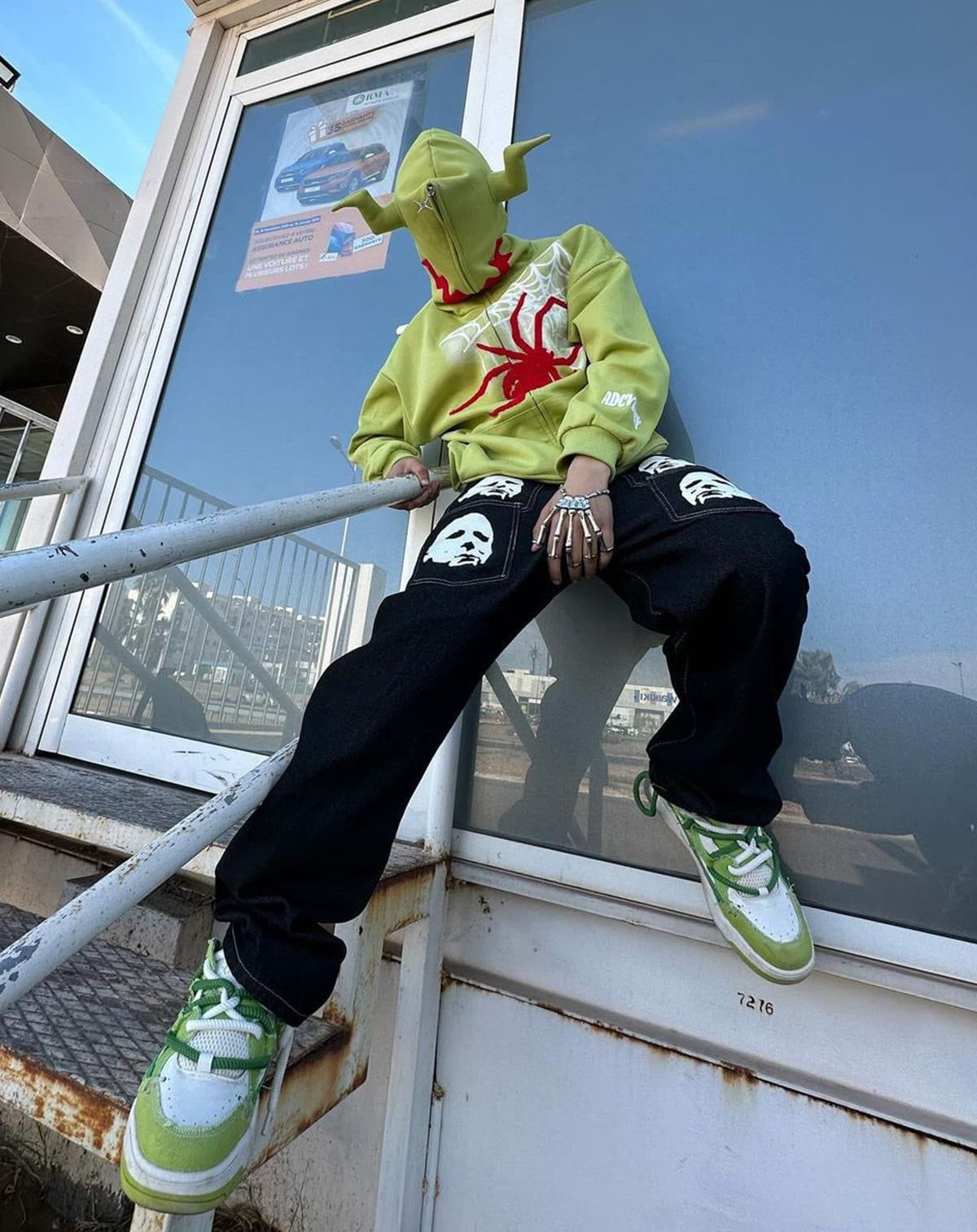 Fvshya Horn Design Flocking Spider Zip Up Hoodie