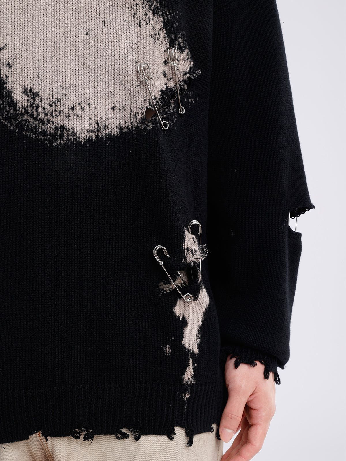 Fvshya Paperclip Broken Design Knit Sweater